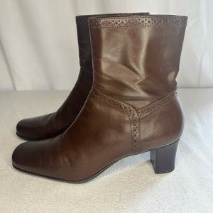 Michelle D brown booties